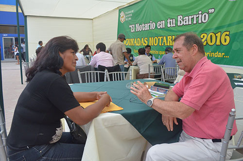  Masiva afluencia de ciudadanos a jornada social El Notario en tu Barrio en distrito de Villa El Salvador.